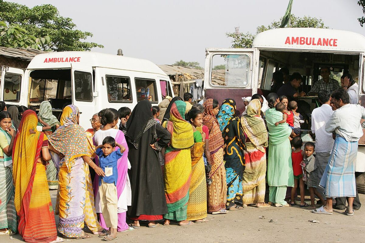 Why Every Ghaziabad Family Should Save an Ambulance Number Today
