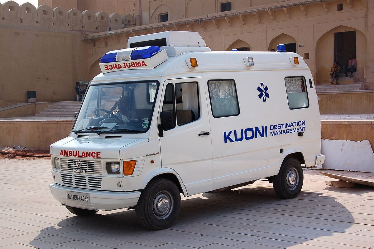 BLS vs ALS vs ICU Ambulance: Which One Do You Need?